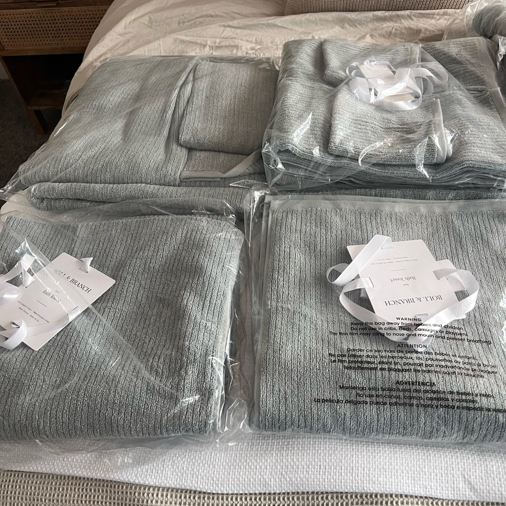 Towel set + extra bath towel (color:shore/2 sets available/Price is for 1 set)